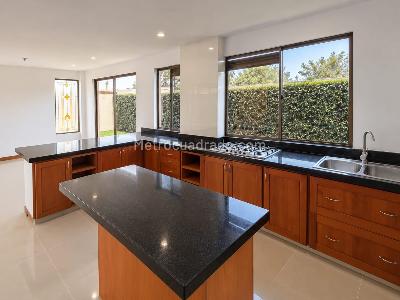 Casa de 4 alcobas en venta en Bochica Sector Bojaca, Chía, 272 m² · foto 3 de 20