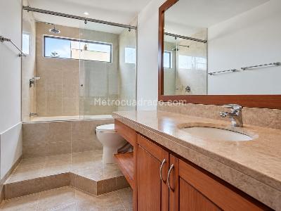 Casa de 4 alcobas en venta en Bochica Sector Bojaca, Chía, 272 m² · foto 10 de 20