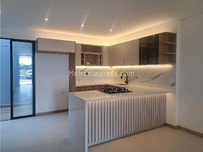 Casa de 4 alcobas en venta en San Antonio De Pereira, Rionegro, 186 m² · foto 3 de 20