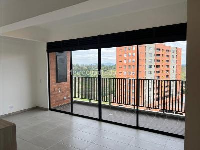 Apartamento de 2 alcobas en venta en Barro Blanco, Rionegro, 59 m² · foto 2 de 16