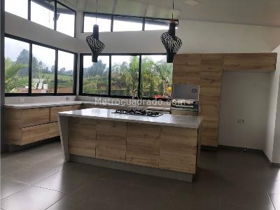Casa de 3 alcobas en venta en El Carmen, Rionegro, 360 m² · foto 3 de 16