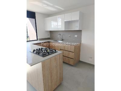 Apartamento de 2 alcobas en venta en San Antonio, Rionegro, 66 m² · foto 2 de 11