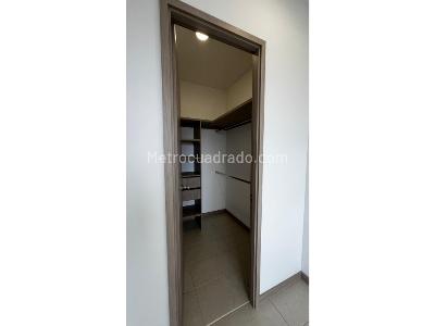 Apartamento de 2 alcobas en venta en San Nicolas, Rionegro, 65 m² · foto 4 de 16