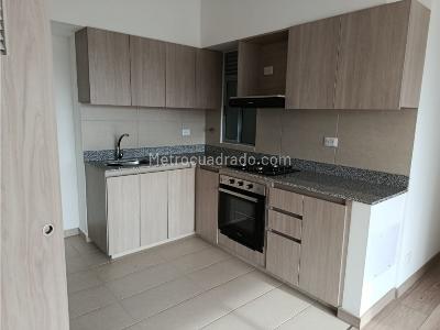 Apartamento de 3 alcobas en venta en San Nicolas, Rionegro, 78 m² · foto 2 de 14