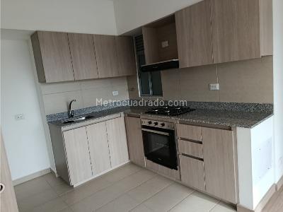 Apartamento de 3 alcobas en venta en San Nicolas, Rionegro, 78 m² · foto 3 de 14