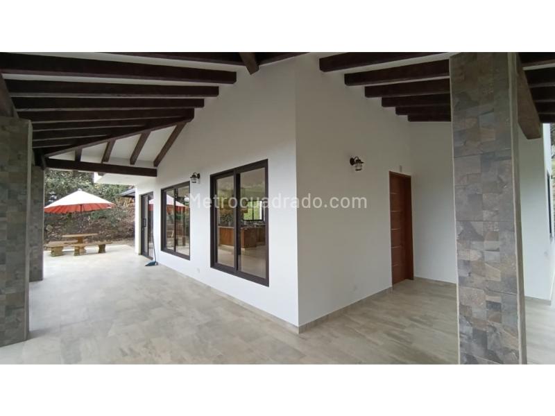 4BR House for Rent in Santa Barbara (2 Levels) - 4