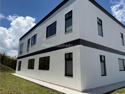 Casa de 4 alcobas en venta en Via La Ceja, Rionegro, 2000 m² · foto 3 de 19