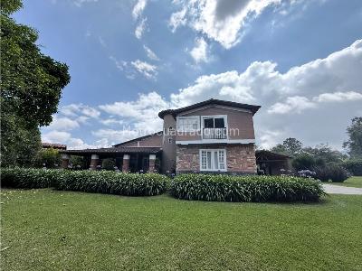 Casa de 4 alcobas en arriendo en Via La Ceja, Rionegro · foto 2 de 12