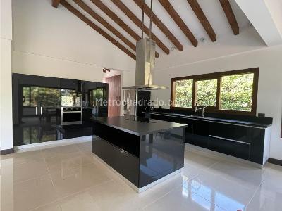 Casa de 5 alcobas en venta en Via Aeropuerto Jose Maria Cordova, Rionegro · foto 7 de 20