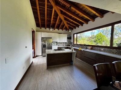 Casa de 3 alcobas en venta en San Antonio De Pereira, Rionegro, 250 m² · foto 7 de 8