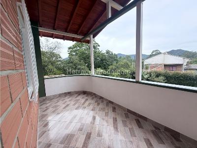 Casa de 3 alcobas en arriendo en El Canada, Rionegro, 1200 m² · foto 16 de 20