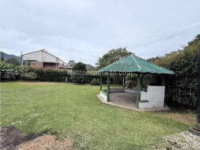 Casa de 3 alcobas en arriendo en El Canada, Rionegro, 1200 m² · foto 3 de 20
