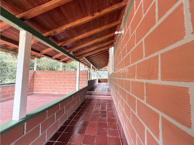 Casa de 3 alcobas en arriendo en El Canada, Rionegro, 1200 m² · foto 6 de 20