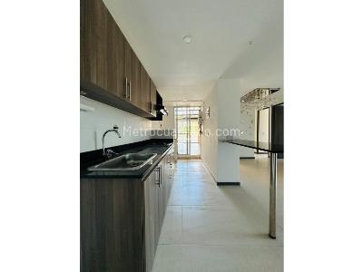 Apartamento de 3 alcobas en venta en Los Colegios, Rionegro, 180 m² · foto 2 de 9