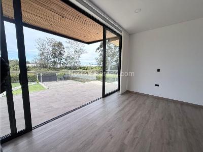 Casa de 3 alcobas en venta en Llanogrande, Rionegro, 2000 m² · foto 15 de 20