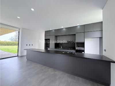 Casa de 3 alcobas en venta en Llanogrande, Rionegro, 2000 m² · foto 2 de 20