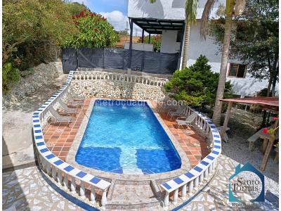 Casa de 5 alcobas en arriendo en El Carmen, Rionegro, 600 m² · foto 2 de 20