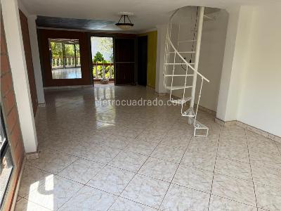 Casa de 5 alcobas en arriendo en El Carmen, Rionegro, 600 m² · foto 5 de 20