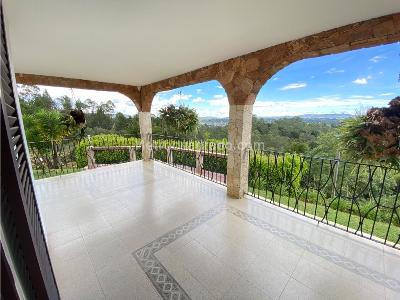 Casa de 5 alcobas en arriendo en Via Aeropuerto Jose Maria Cordova, Rionegro, 900 m² · foto 11 de 20