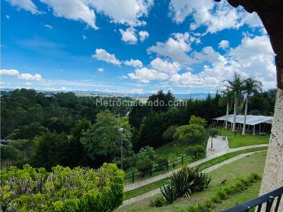 Casa de 5 alcobas en arriendo en Via Aeropuerto Jose Maria Cordova, Rionegro, 900 m² · foto 13 de 20