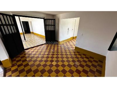 Casa de 5 alcobas en arriendo en Cabeceras, Rionegro, 1200 m² · foto 4 de 20