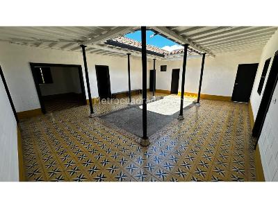 Casa de 5 alcobas en arriendo en Cabeceras, Rionegro, 1200 m² · foto 6 de 20