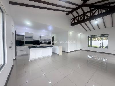 Casa de 3 alcobas en arriendo en Llanogrande, Rionegro, 1000 m² · foto 8 de 20