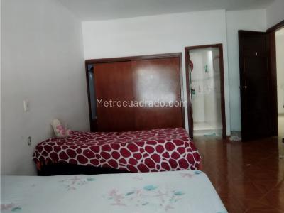 Casa de 5 alcobas en venta en San Alonso, Bucaramanga, 423 m² · foto 5 de 20