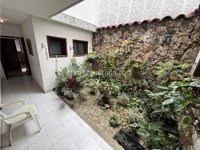 Casa de 5 alcobas en venta en Altos De Cabecera, Bucaramanga, 500 m² · foto 11 de 19