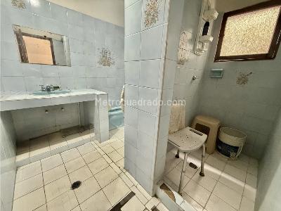 Casa de 5 alcobas en venta en Altos De Cabecera, Bucaramanga, 500 m² · foto 16 de 19