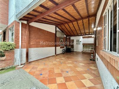 Casa de 5 alcobas en venta en Palomitas, Floridablanca, 296 m² · foto 3 de 20