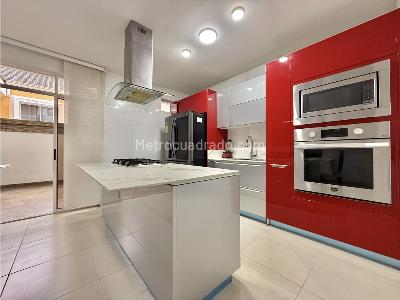 Casa de 5 alcobas en venta en Palomitas, Floridablanca, 296 m² · foto 5 de 20