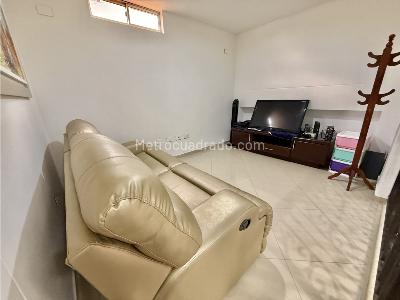 Casa de 5 alcobas en venta en Palomitas, Floridablanca, 296 m² · foto 14 de 20