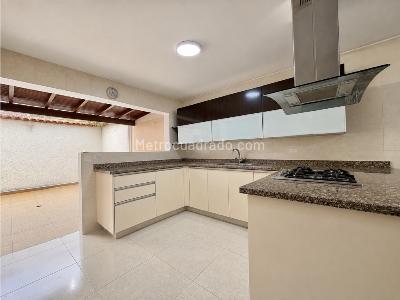 Casa de 4 alcobas en venta en La Floresta, Bucaramanga, 289 m² · foto 2 de 20