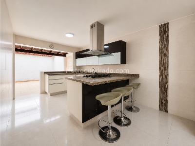 Casa de 4 alcobas en venta en La Floresta, Bucaramanga, 289 m² · foto 5 de 20