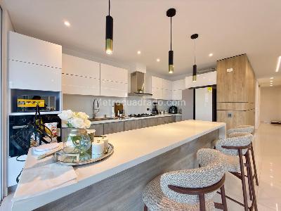 Apartamento de 4 alcobas en venta en Altos De Ciudad Jardin, Cali, 215 m² · foto 3 de 20