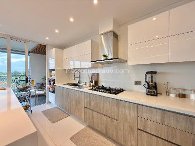 Apartamento de 4 alcobas en venta en Altos De Ciudad Jardin, Cali, 215 m² · foto 4 de 20