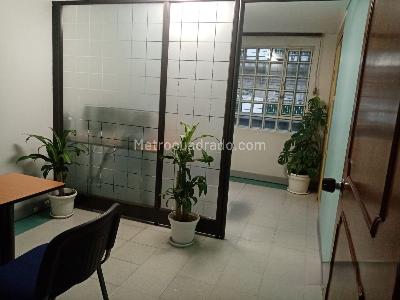 Casa de 2 alcobas en venta en Quinta Camacho, Bogotá, 200 m² · foto 4 de 8