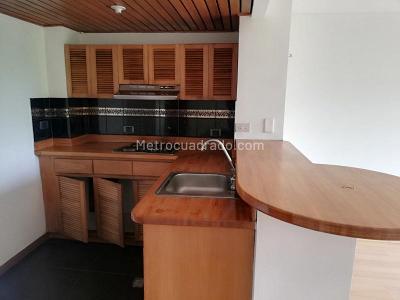 Apartaestudio en arriendo en La Aguacatala, Medellín, 48 m² · foto 5 de 7