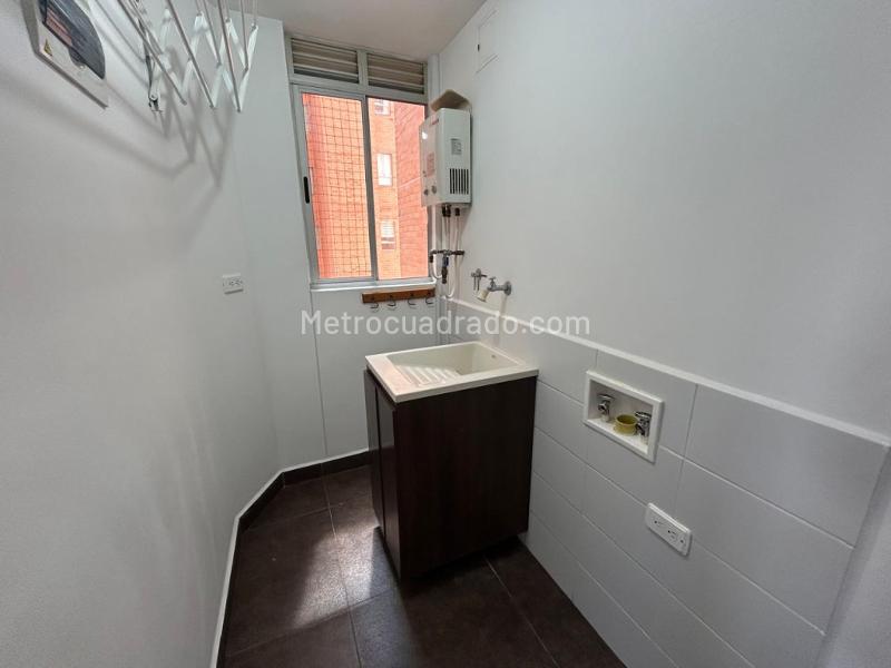 Apartamento en Arriendo, Loma Del Esmeraldal, Envigado - 4