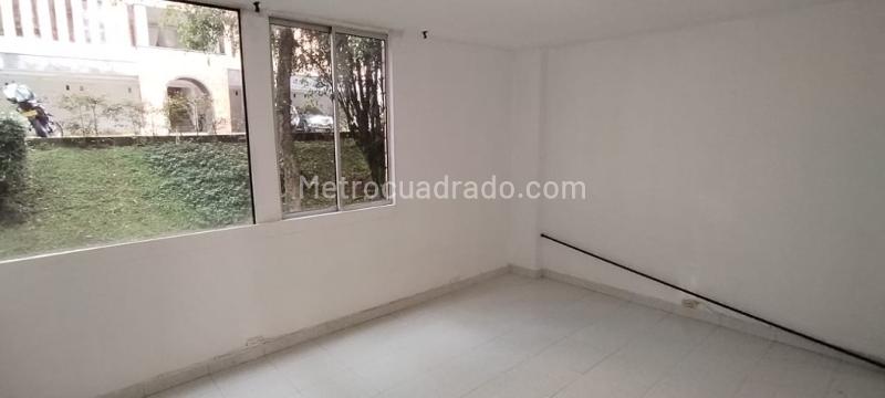 Beautiful 2BR Apartment in Altos Del Poblado - 9