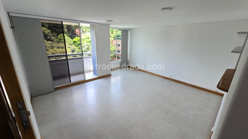 Apartamento Hermoso de 2 Alcobas con Balcón en Patio Bonito - 2