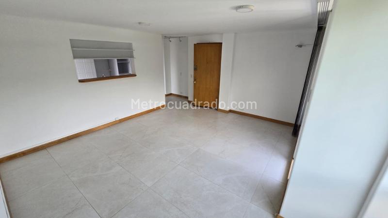 Apartamento Hermoso de 2 Alcobas con Balcón en Patio Bonito - 3