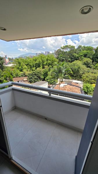 Apartamento Hermoso de 2 Alcobas con Balcón en Patio Bonito - 8