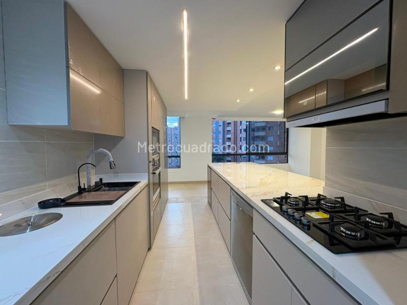 Beautiful 3BR Apartment in Patio Bonito - 3