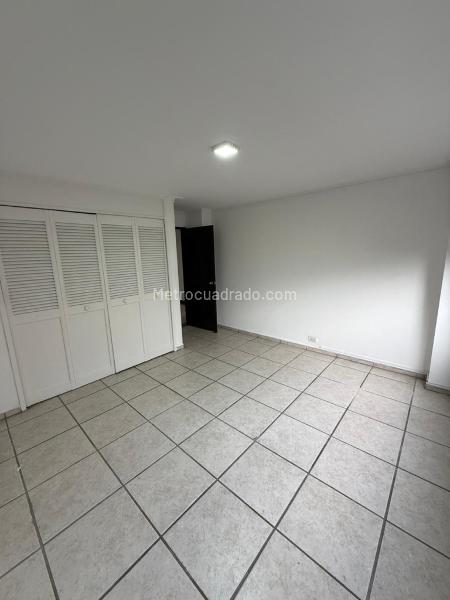 Beautiful 4BR Apartment with Scenic Views in Los Balsos - 6