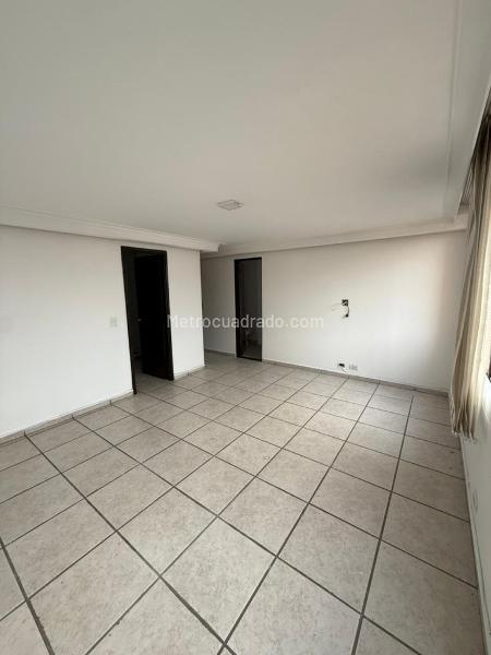 Beautiful 4BR Apartment with Scenic Views in Los Balsos - 7