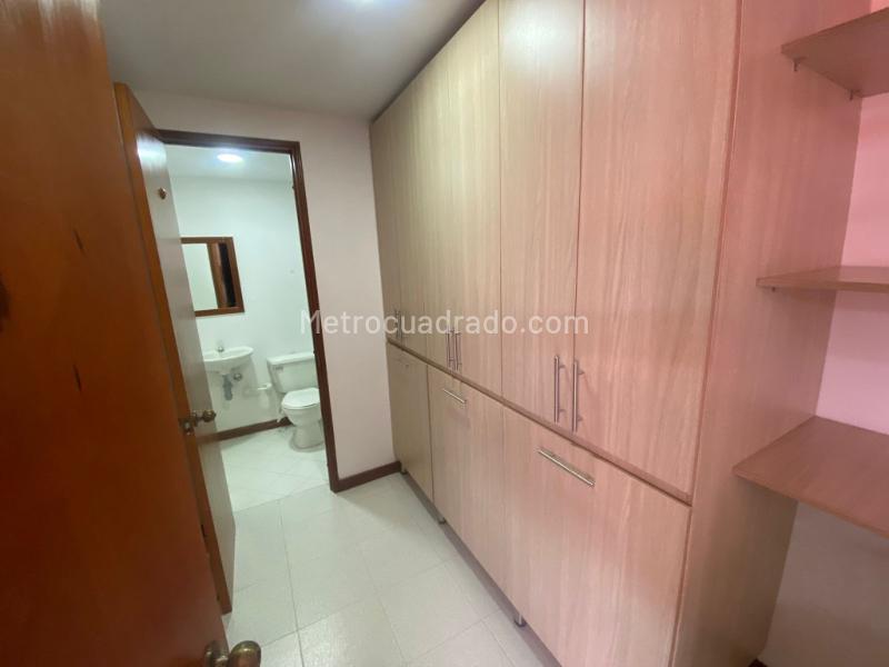 Apartamento Hermoso de 3 Alcobas en Arriendo en Los Balsos - 6