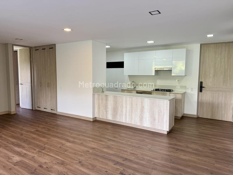 Exclusive 2BR Apartment with Garden in Haras Santa Lucía - 5