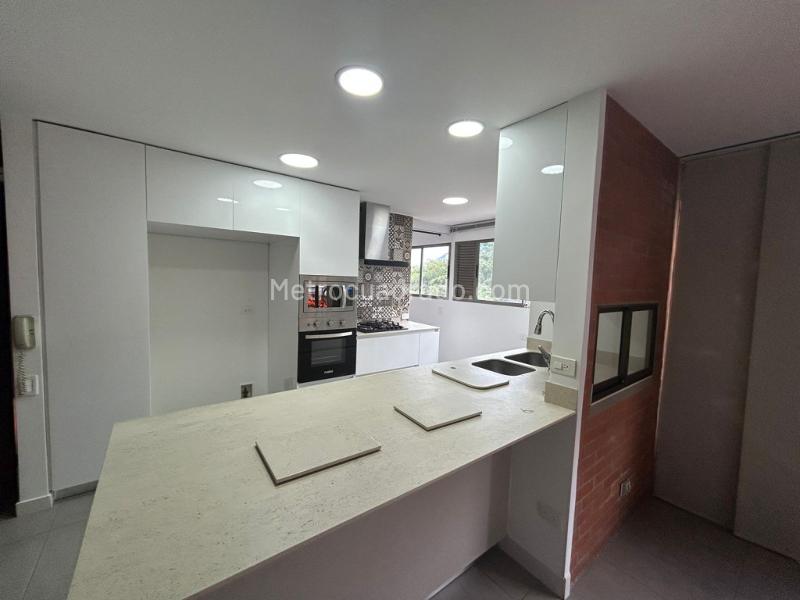 Beautiful 2BR Apartment with Open Kitchen in Patio Bonito - 4